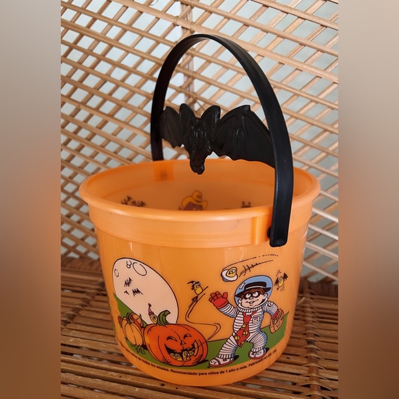 2001 McDonald’s Halloween Bucket - Picture 2 of 6